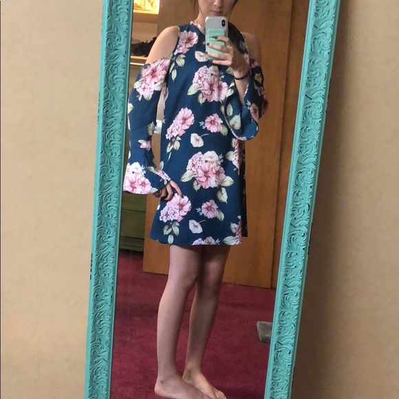 Dresses & Skirts - Floral Dress